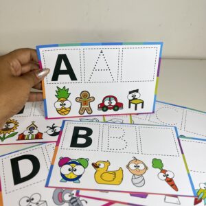 Alfabeto Tracejado: Aprendizado e Prática .