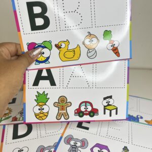 Alfabeto Tracejado: Aprendizado e Prática